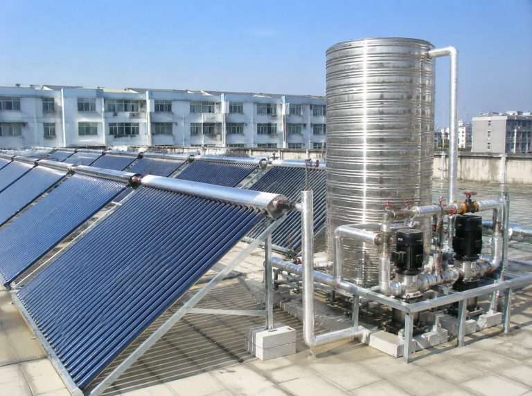 上高县商用大容量真空管太阳能热水系统